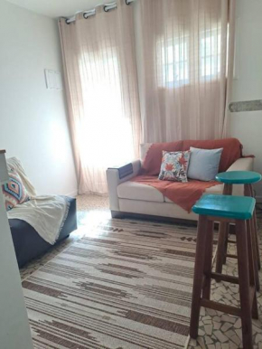 Casa a uma quadra da praia de Pitangueiras